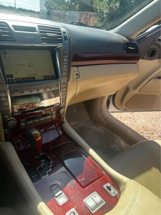 2008 Lexus LS 4th Gen - Image 10 of 15