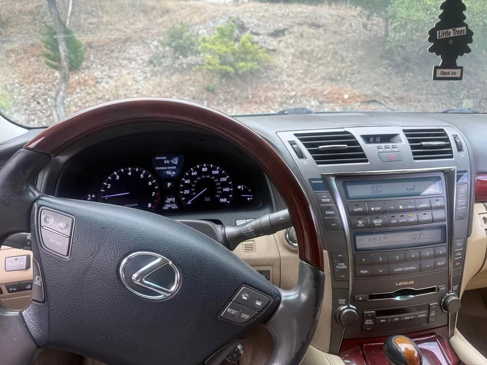 2008 Lexus LS 4th Gen - Image 10 of 12