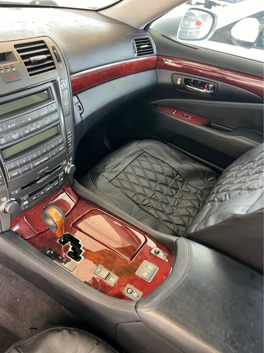 2008 Lexus LS 4th Gen - Image 16 of 17