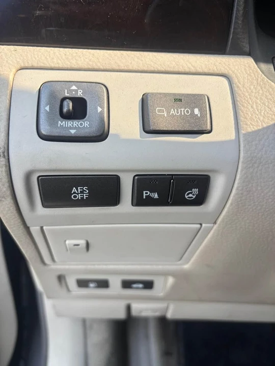 2008 Lexus LS 4th Gen - Image 12 of 17