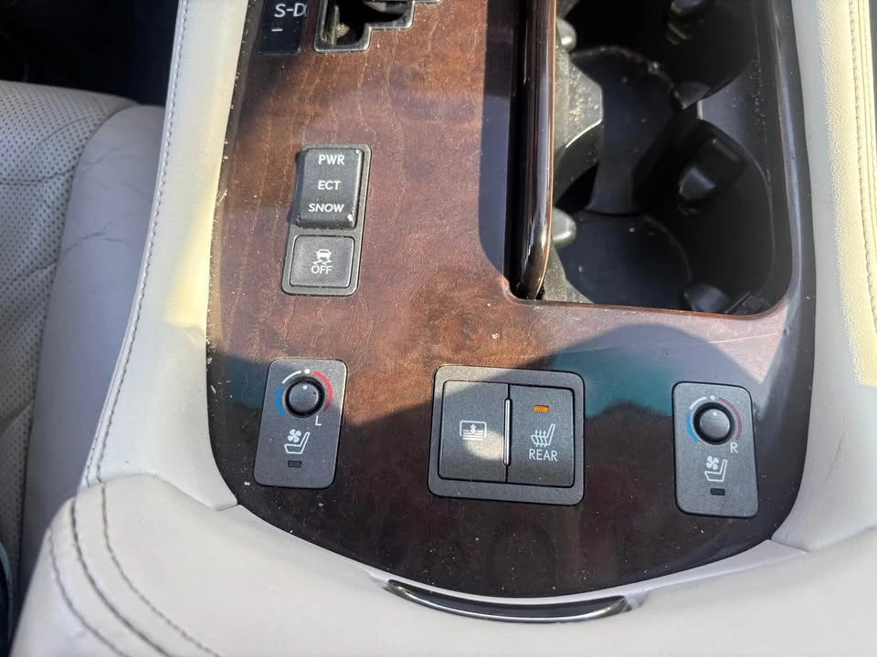 2008 Lexus LS 4th Gen - Image 7 of 17
