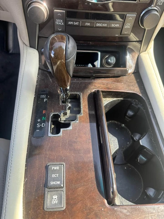 2008 Lexus LS 4th Gen - Image 14 of 17