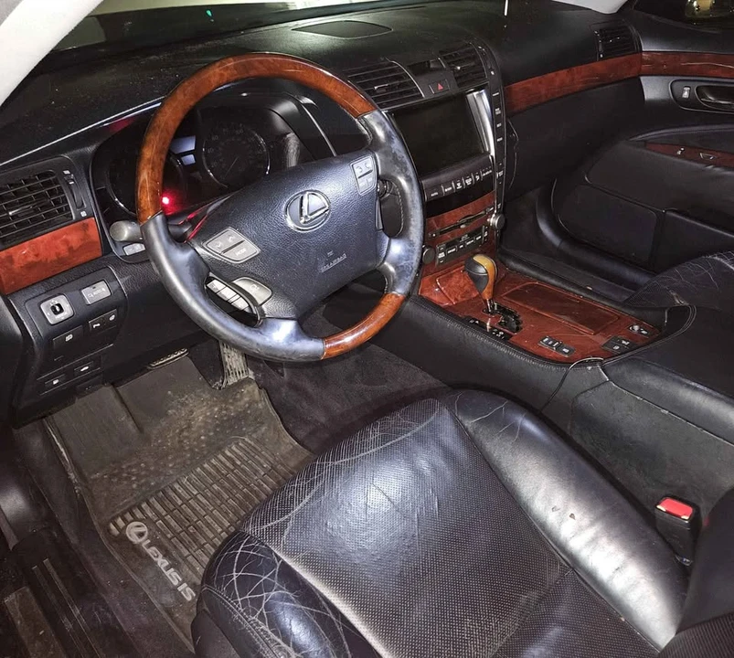 2008 Lexus LS 4th Gen - Image 3 of 10