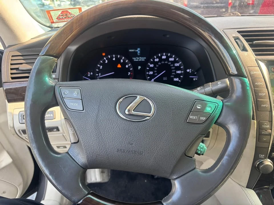 2008 Lexus LS 4th Gen - Image 16 of 17