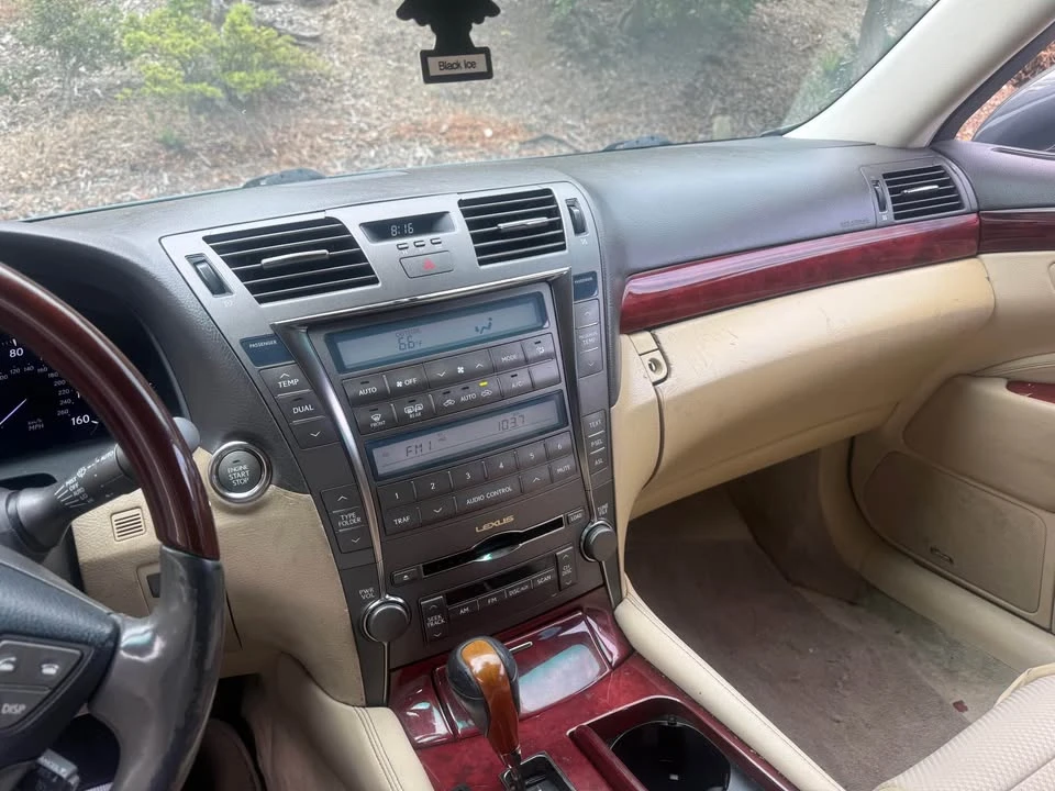 2008 Lexus LS 4th Gen - Image 11 of 12