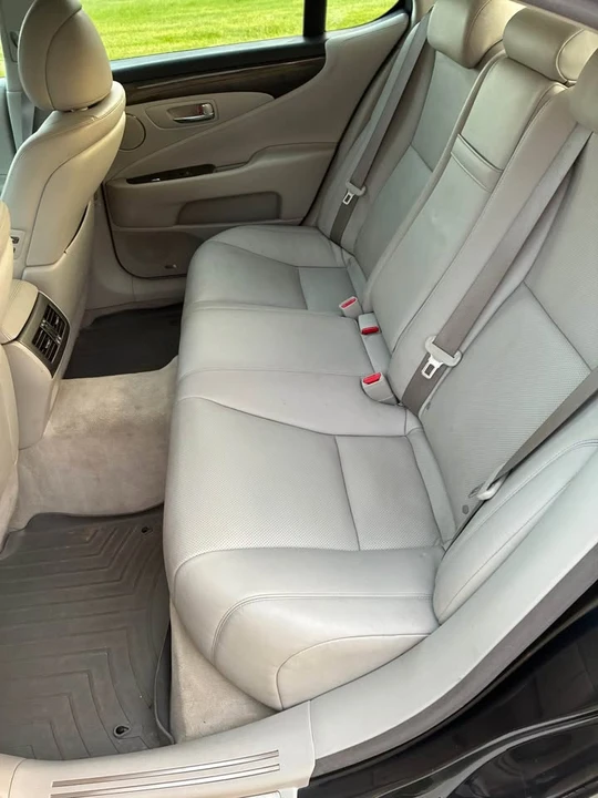 2008 Lexus LS 4th Gen - Image 9 of 17
