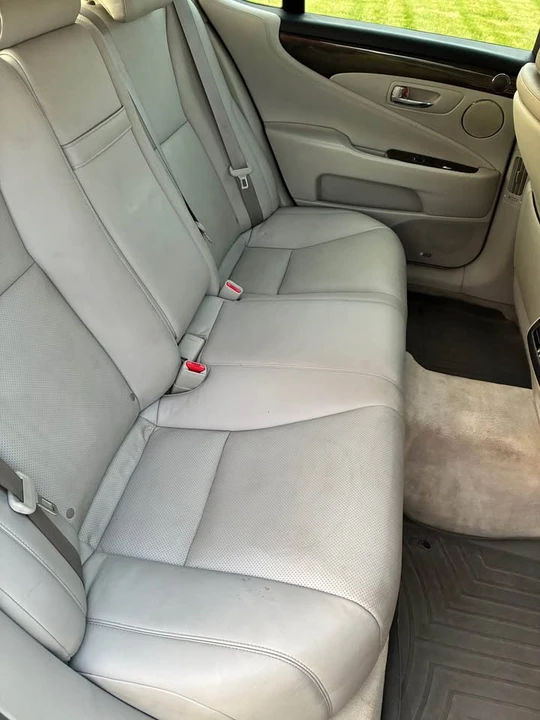 2008 Lexus LS 4th Gen - Image 10 of 17