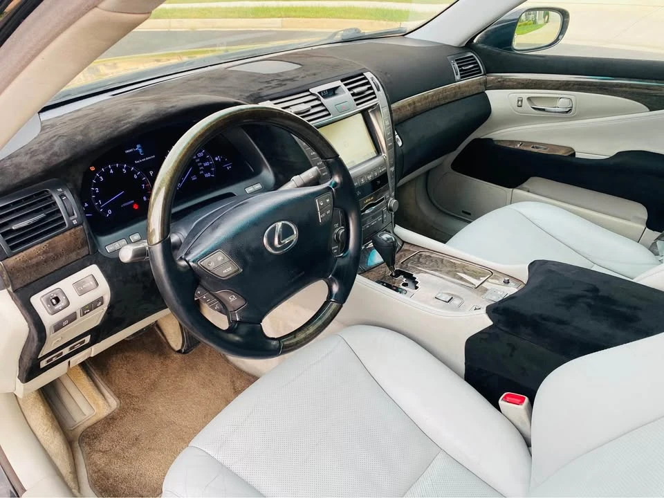 2008 Lexus LS 4th Gen - Image 13 of 20