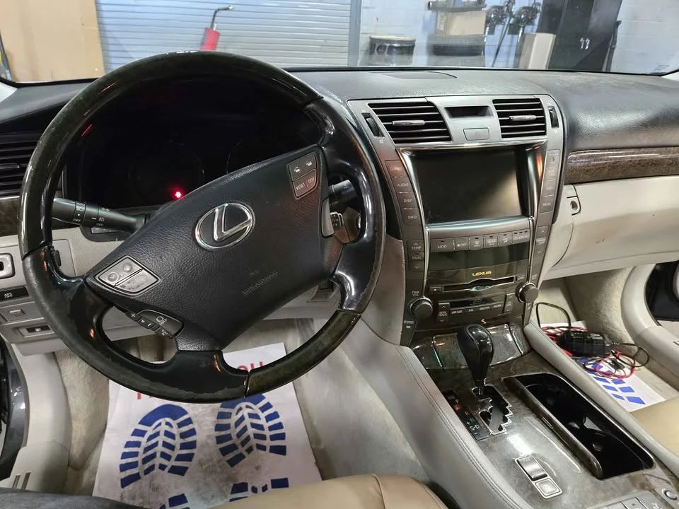 2008 Lexus LS 4th Gen - Image 8 of 9