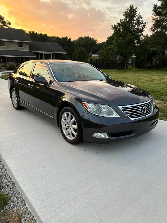 2008 Lexus LS 4th Gen - Image 3 of 17