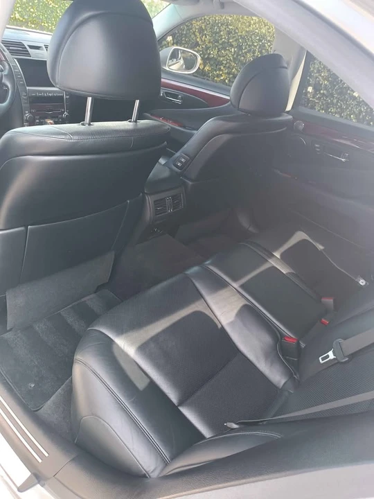 2008 Lexus LS 4th Gen - Image 5 of 9