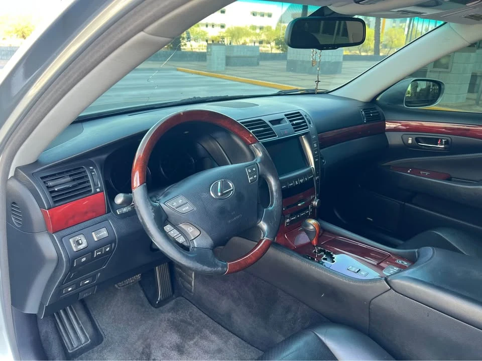 2008 Lexus LS 4th Gen - Image 10 of 20