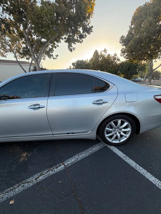 2008 Lexus LS 4th Gen - Image 16 of 19