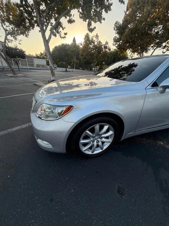 2008 Lexus LS 4th Gen - Image 12 of 19