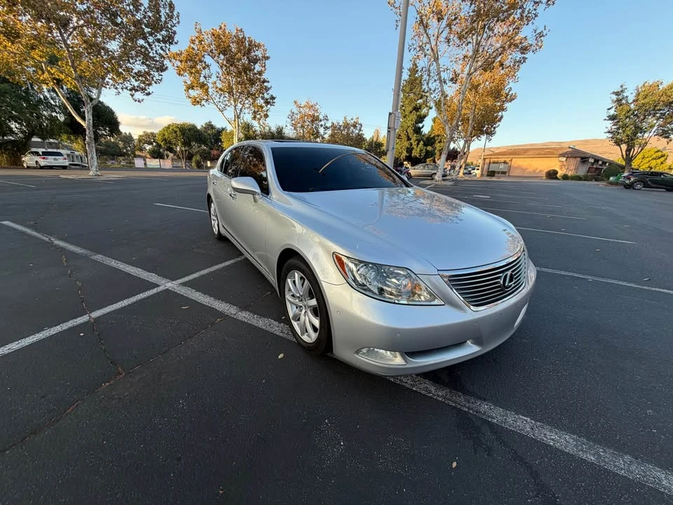 2008 Lexus LS 4th Gen - Image 10 of 19