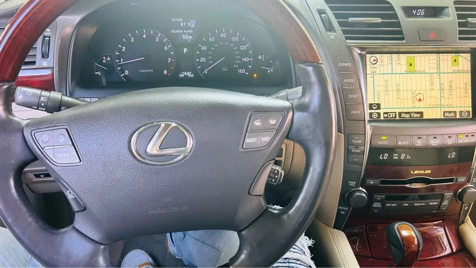 2008 Lexus LS 4th Gen - Image 10 of 11