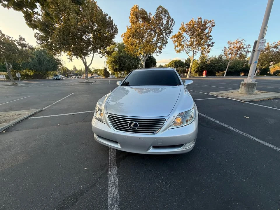 2008 Lexus LS 4th Gen - Image 11 of 19