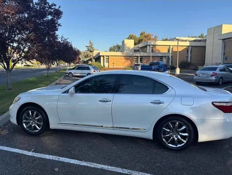 2008 Lexus LS 460 Sedan 4D