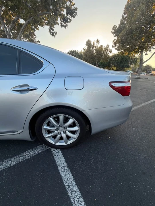 2008 Lexus LS 4th Gen - Image 14 of 19