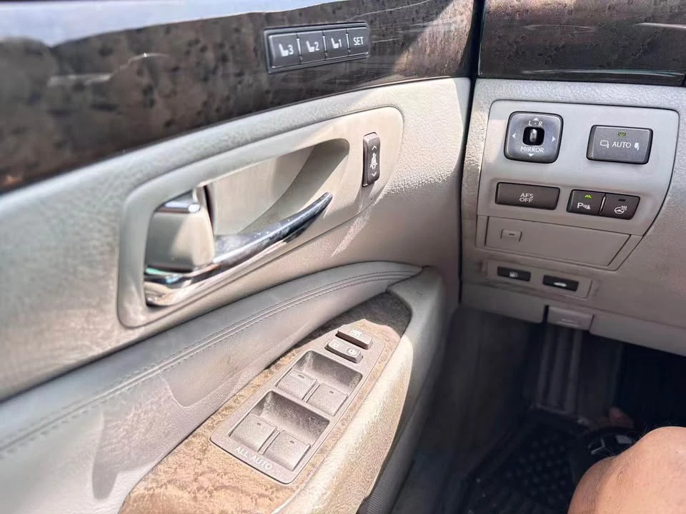 2008 Lexus LS 4th Gen - Image 9 of 10
