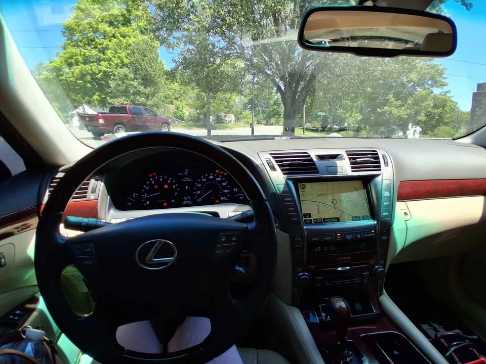 2008 Lexus LS 4th Gen - Image 7 of 10