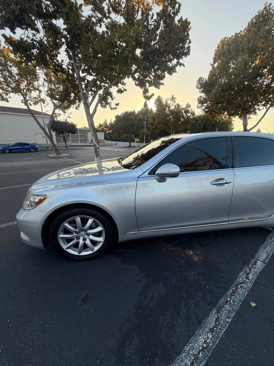 2008 Lexus LS 4th Gen - Image 13 of 19
