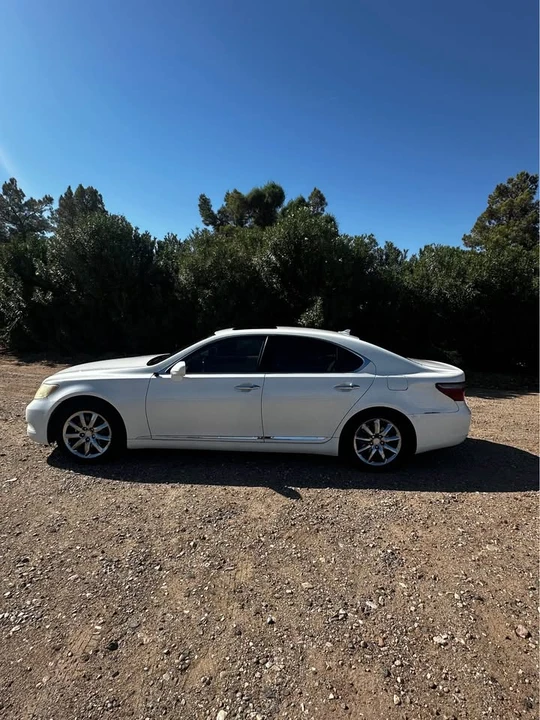 2008 Lexus LS 4th Gen - Image 2 of 15