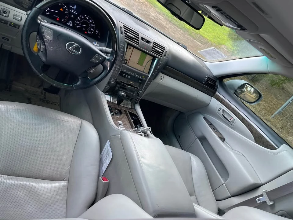 2008 Lexus LS 4th Gen - Image 9 of 12