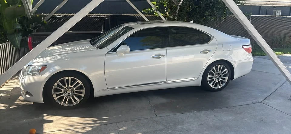 2008 Lexus LS 4th Gen - Image 2 of 4
