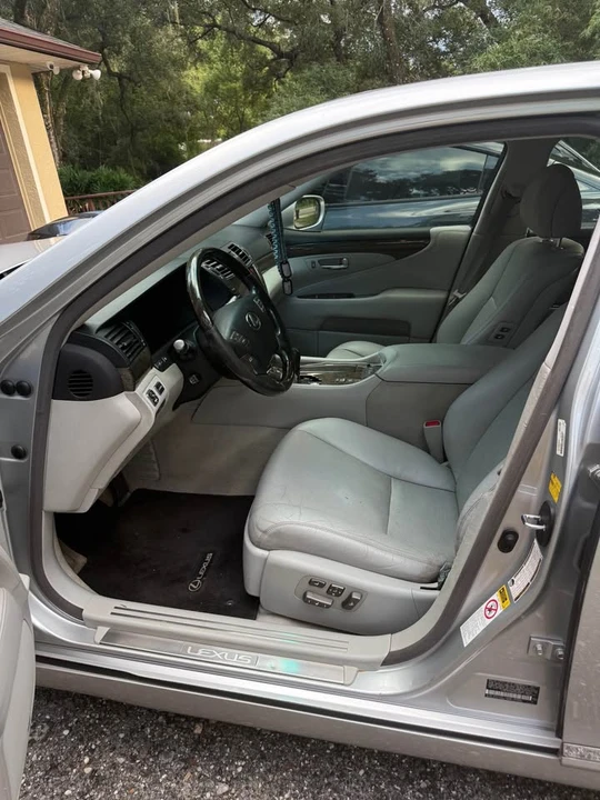 2008 Lexus LS 4th Gen - Image 15 of 19