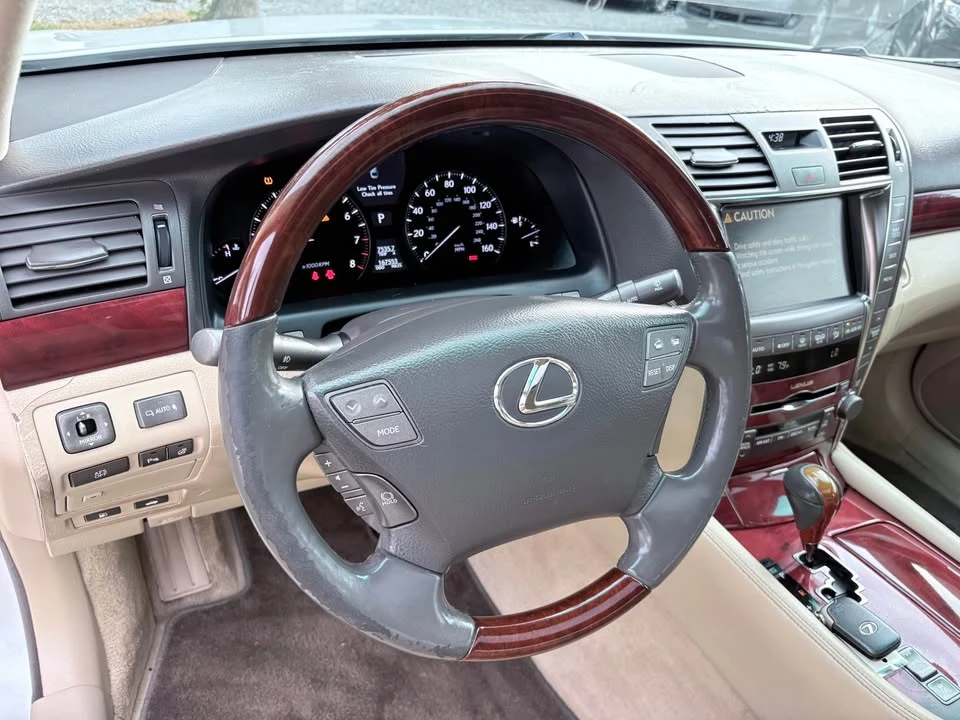 2008 Lexus LS 4th Gen - Image 14 of 19