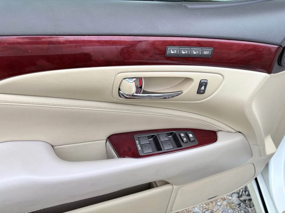 2008 Lexus LS 4th Gen - Image 9 of 19