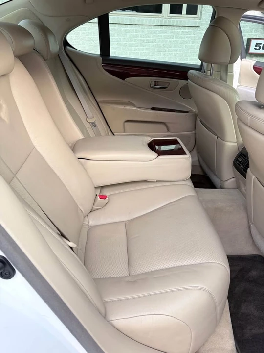 2008 Lexus LS 4th Gen - Image 12 of 19