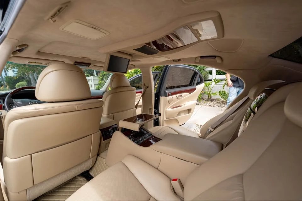 2008 Lexus LS 4th Gen - Image 9 of 19