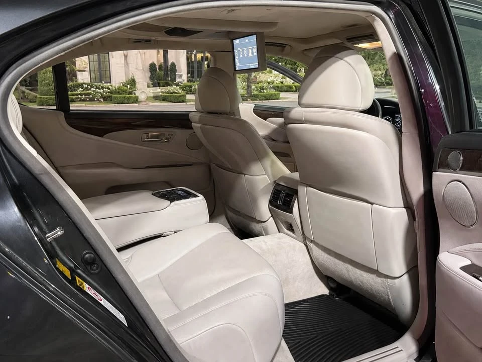 2008 Lexus LS 4th Gen - Image 15 of 16