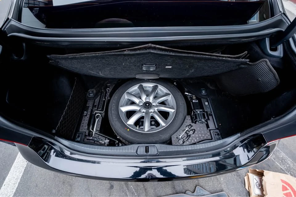 2008 Lexus LS 4th Gen - Image 17 of 19