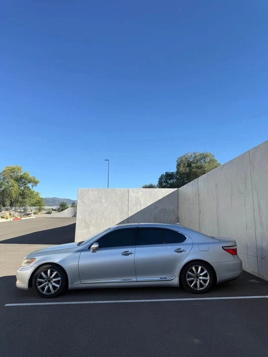 2008 Lexus LS 4th Gen - Image 6 of 14