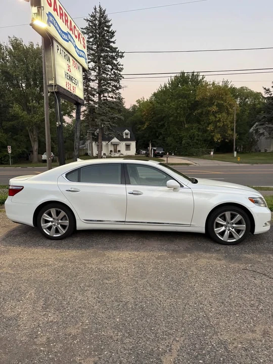 2008 Lexus LS 4th Gen - Image 8 of 9