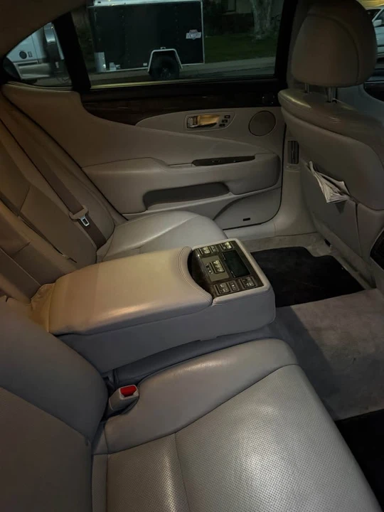 2008 Lexus LS 4th Gen - Image 13 of 14