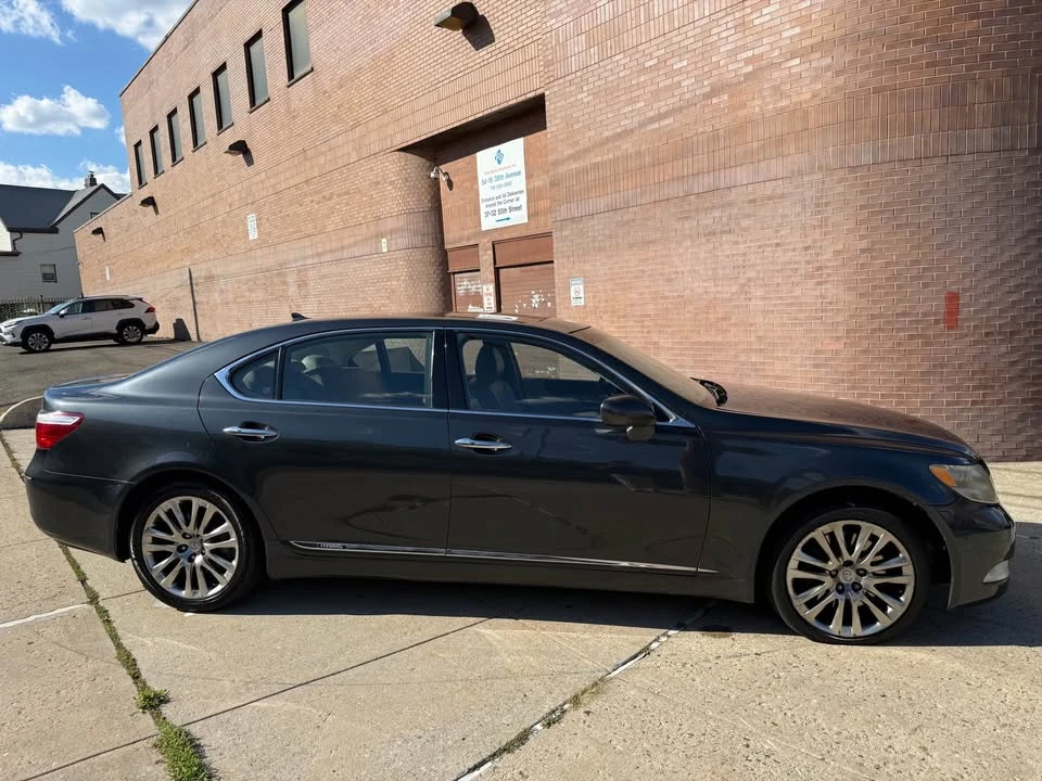 2008 Lexus LS 4th Gen - Image 11 of 12