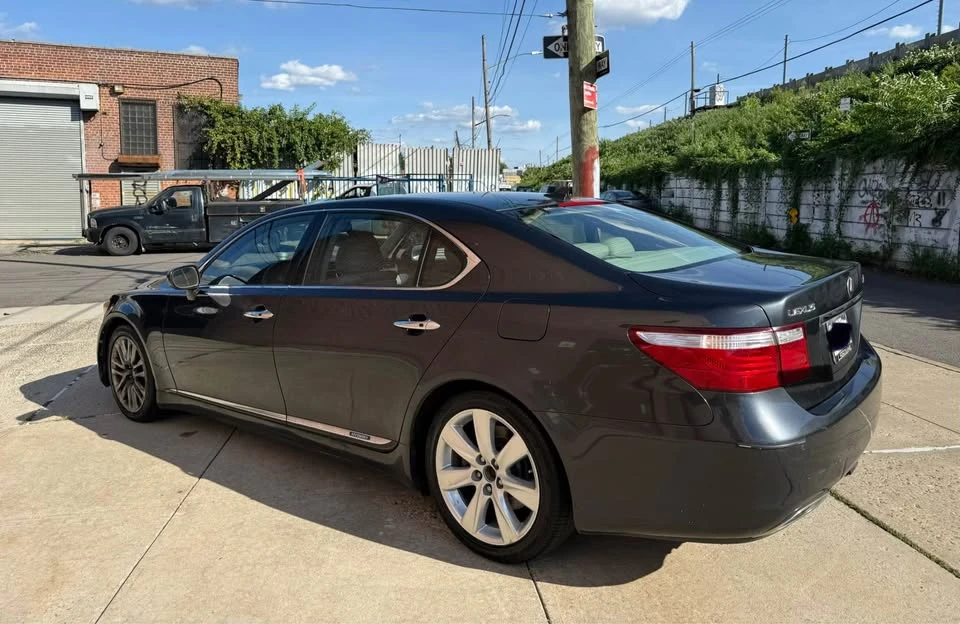 2008 Lexus LS 4th Gen - Image 9 of 12