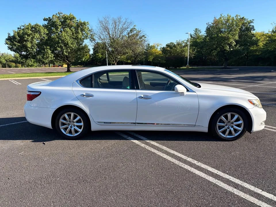 2008 Lexus LS 4th Gen - Image 5 of 16