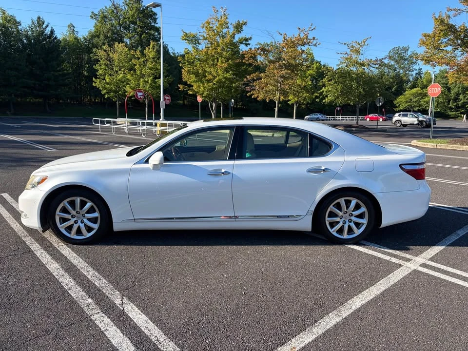 2008 Lexus LS 4th Gen - Image 4 of 16