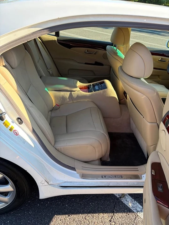 2008 Lexus LS 4th Gen - Image 9 of 16