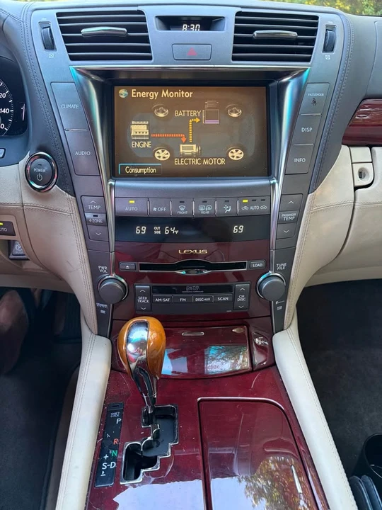 2008 Lexus LS 4th Gen - Image 14 of 16