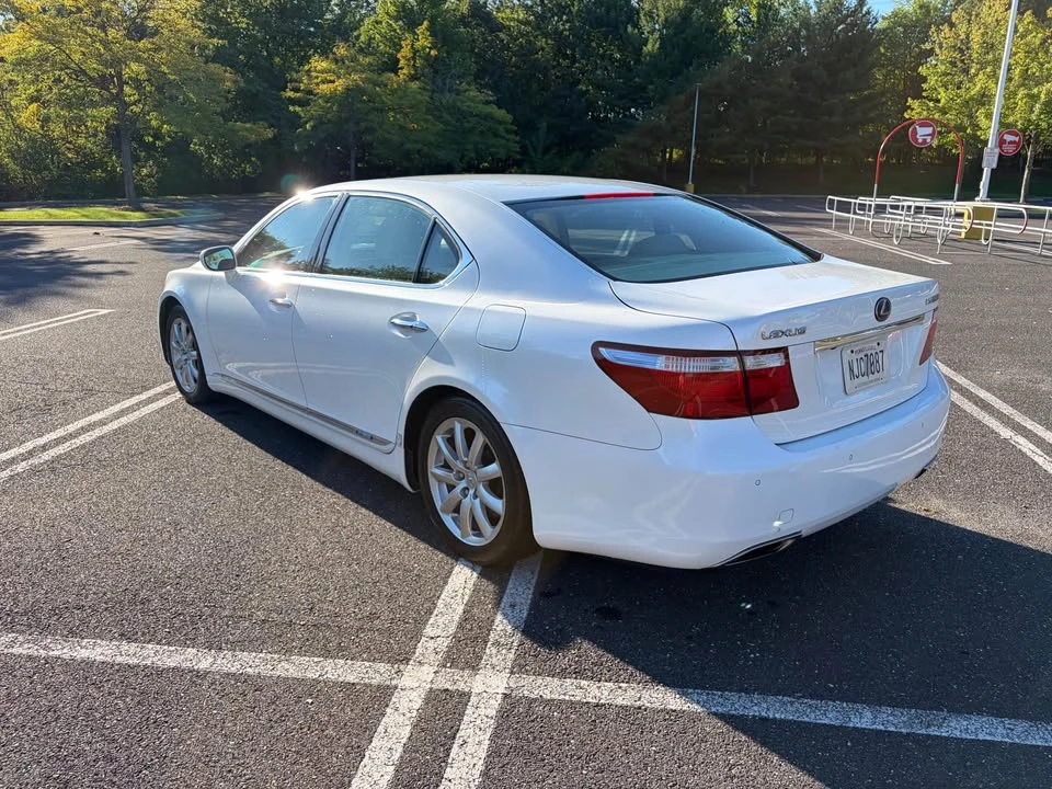 2008 Lexus LS 4th Gen - Image 8 of 16
