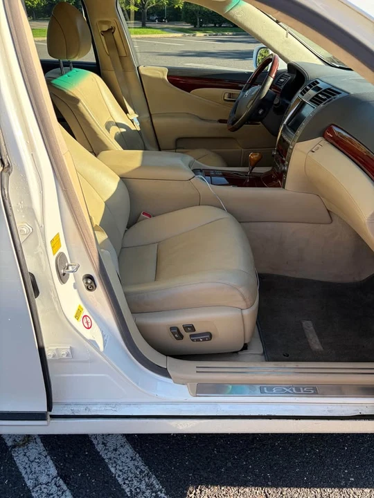 2008 Lexus LS 4th Gen - Image 12 of 16