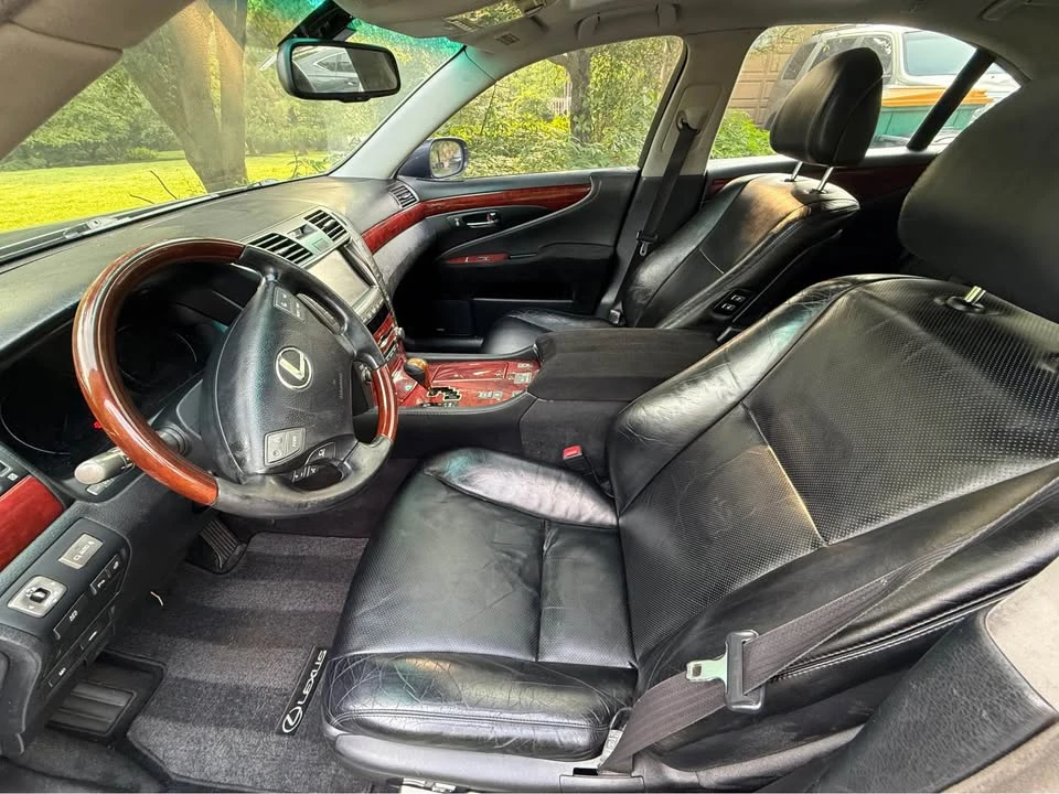 2008 Lexus LS 4th Gen - Image 5 of 8