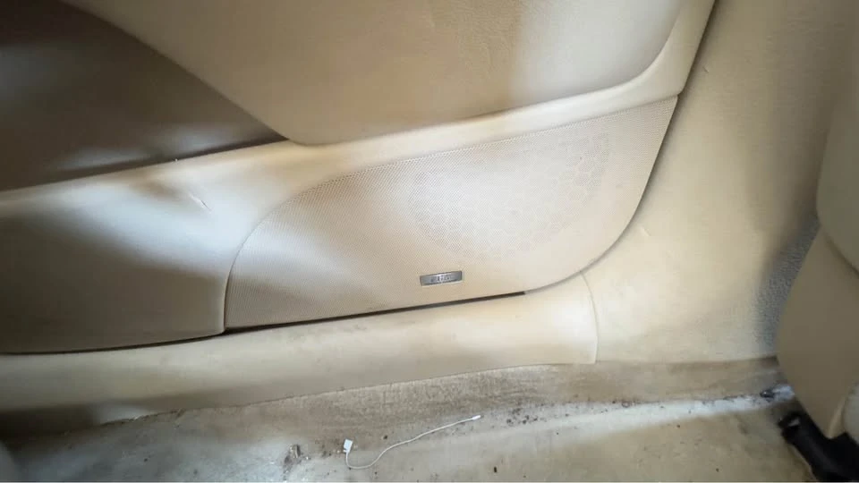 2008 Lexus LS 4th Gen - Image 11 of 17