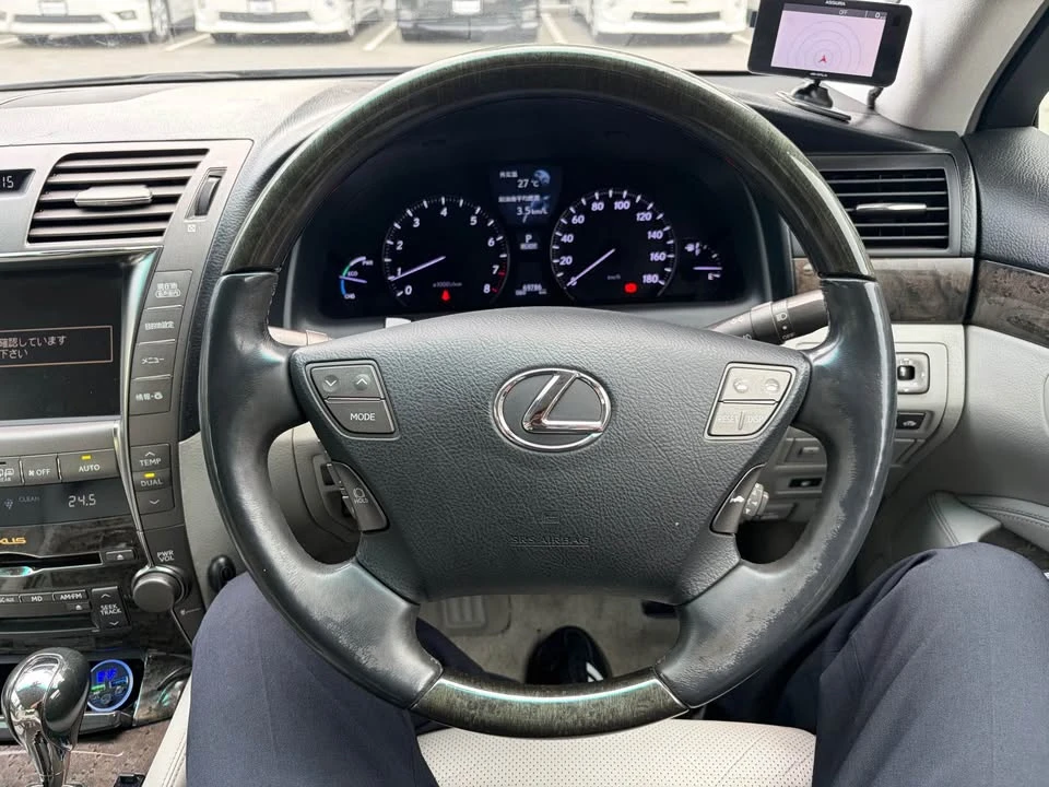 2008 Lexus LS 4th Gen - Image 10 of 19